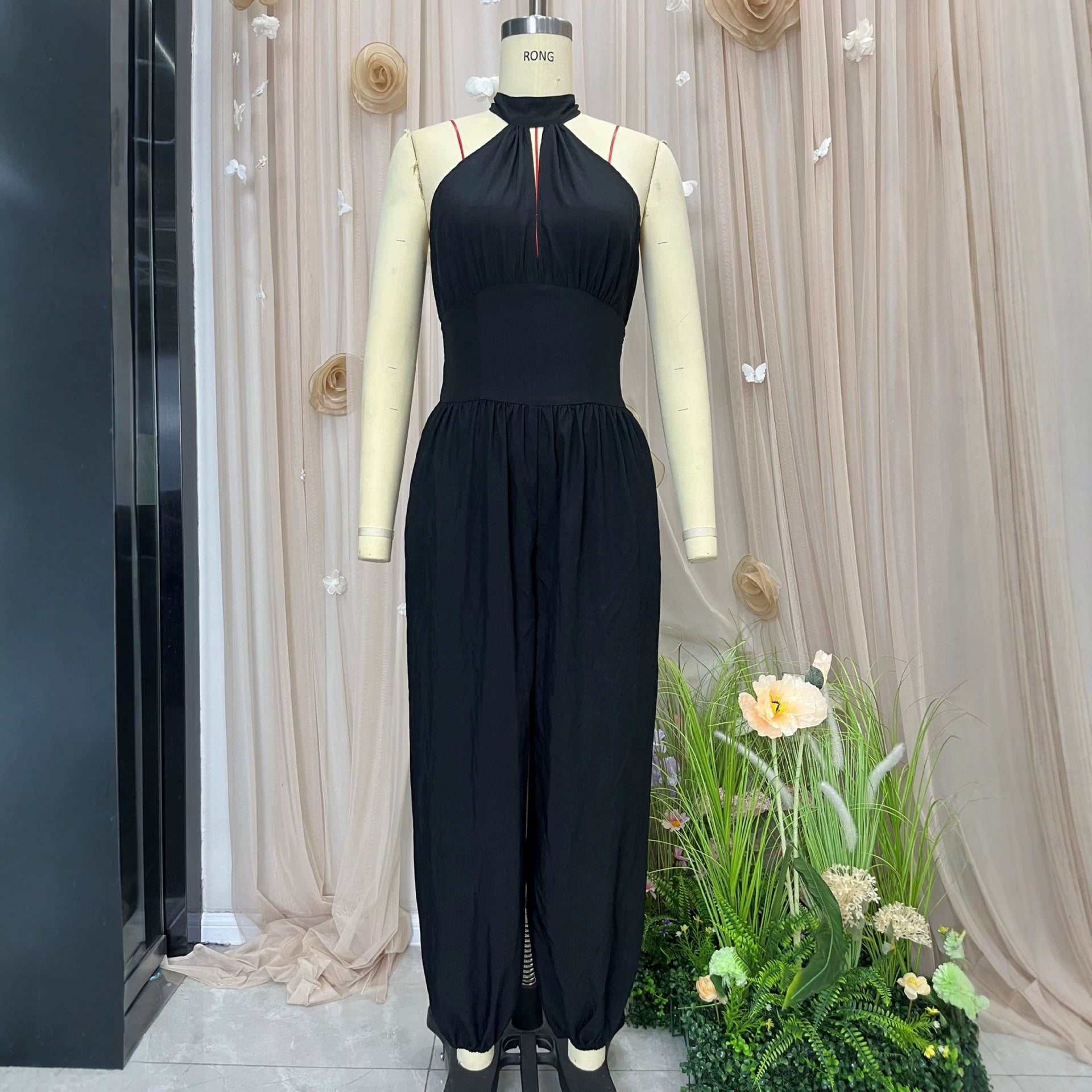 Damen Jumpsuit Ärmellos – Neckholder, Rückenfrei & Tailliert