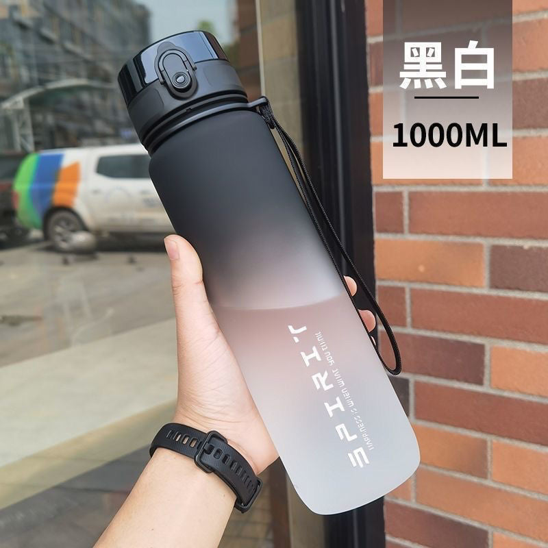 Sport-Trinkflasche für Jungen 2025 – Neue Sommer-Wasserflasche – Tragbare, hitzebeständige Fitnessflasche mit großem Fassungsvermögen