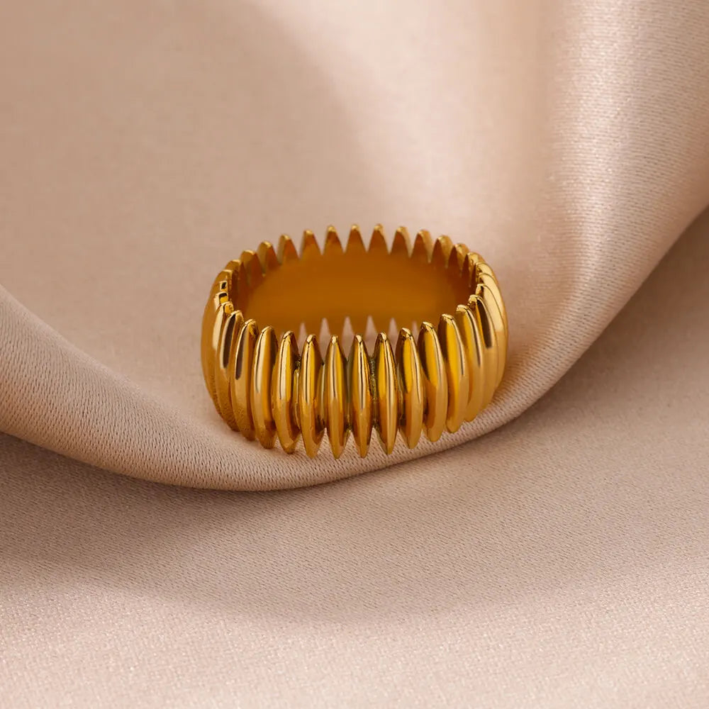Gothic Streifen-Ring Edelstahl Gold – Vintage Paar-Ring für Damen